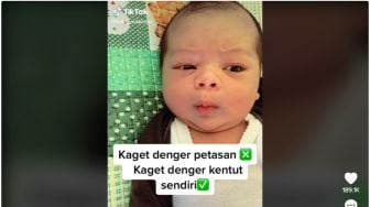 Gemas Banget! Saat Bayi Baru Lahir Kaget Ketika Dengar Bunyi Kentut Sendiri yang Nyaring