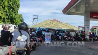 Antrean Panjang di Sejumlah SPBU Kutim, Ketua DPRD Curiga dan Kasihan