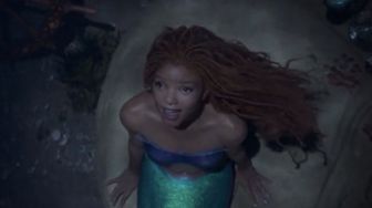 Video Reaksi Bocah Nonton The Little Mermaid Viral, Warganet Malah Salah Fokus Sama Kulkas