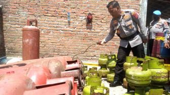 Polisi Obrak-abrik Rumah Produksi Gas Elpiji Oplosan di Medan, Pemasaran Sampai ke Aceh