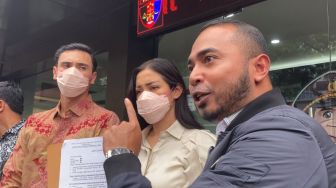 Laporkan Penyidik Polda Bali, Jessica Iskandar dan Suami Datangi Gedung Divisi Propam Polri