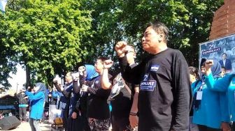 Ribuan Warga Kota Cirebon Ikuti Jalan Sehat Partai Demokrat