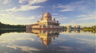 Sejarah Singkat Maulid Nabi Muhammad SAW dan Beragam Tradisi Perayaannya di Indonesia