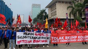 Kompak Demo Tolak Kenaikan BBM, Massa Buruh-Mahasiswa Sudah Meluber di Kawasan Thamrin