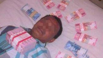 Eks Kades Meranti yang Viral Pamer Uang sambil Tiduran Divonis 2 Tahun 10 Bulan