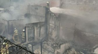 Damkar: Kebakaran Pemukiman Padat di Taman Sari Akibat Warga Bakar Sampah