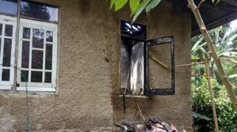 Diduga Arus Pendek, Satu Rumah di Cipanas Cianjur Kebakaran