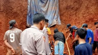 Dua Warga Puspahiang Tertimbun Longsor, Satu Meninggal