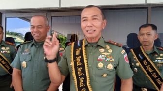 Effendi Simbolon Sebut TNI Seperti Gerombolan, Pangdam Hasanuddin: TNI Tetap Solid dan Satu Komando