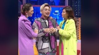 Luna Maya dan Caren Delano Asyik Ngerumpi, Warganet Yakin Lagi Ngomongin Syahrini