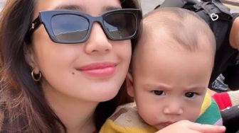 Terpopuler Lifestyle: Airport Fashion Ala Laudya Cynthia Bella, Harga Outfit Rayyanza Cipung Bikin Melongo