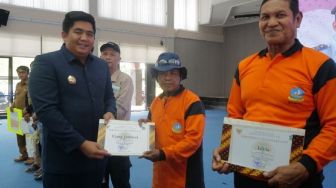 Bupati Roby Janji Naikkan Gaji Satgas Kebersihan di Bintan Tahun Depan