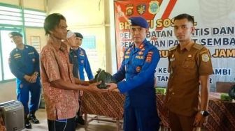 Ditpolairud Polda Jambi Obati Masyarakat Pesisir yang Terpencil