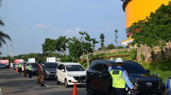 Satpom AU Cegat Setiap Kendaraan Masuk Bandara Hang Nadim Batam, Ada Apa?