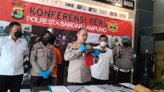 Tagih Hutang Pakai Pistol, Polisi Tangkap Rentenir Asal Telukbetung Bandar 