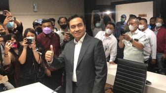 Salam Jempol Effendi Simbolon dan Putusan MKD yang Tak Lanjutkan Laporan soal 'TNI Mirip Gerombolan'