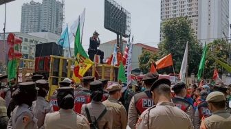 Geruduk Kantor Wali Kota Depok, Buruh Kasih Sindiran Pedas untuk Mohammad Idris