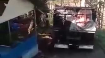 Heboh! Truk Nyasar di Tengah Pemakaman Semarang, Sopir Ngaku Habis Ditumpangi 2 Wanita Cantik, Ini Cerita Lengkapnya