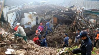 20 Orang Dikabarkan Menjadi Korban Tanah Longsor Lokasi Pertambangan Emas Tanpa Izin di Bengkayang