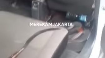 Ogah Bayar Ongkos ABG Bacok Sopir Taksi Online, Darahnya Tercecer di Jalan