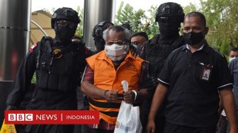 Gubernur Papua dan Dua Bupati Tersangka Korupsi