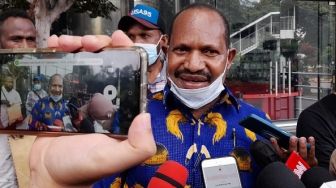 Sambangi KPK, Pihak Gereja Kingmi Mile Papua Minta KPK Hentikan Kasus Dugaan Korupsi Bupati Mimika Eltinus Omaleng