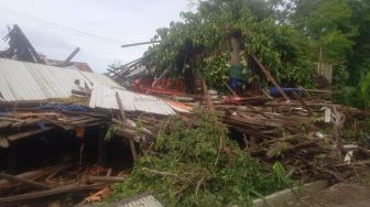 Sungguh Miris, Istana Rumah Kaca Warisan Kerajaan Sekadau Ambruk Termakan Usia