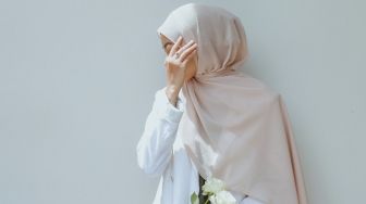 Rekomendasi Scarf Wearing Klamby Wanita, Nyaman Digunakan Sehari-hari