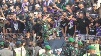 Puluhan Aremania Diamankan Petugas Gabungan di Laga BRI Liga 1 Persik Kediri vs Arema FC