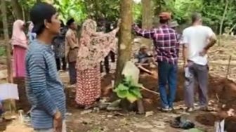 Viral, Pembongkaran Makam di Cilegon, Banyak Jasad Dimakamkan Puluhan Tahun Masih Utuh, Publik: Kafannya Bersih