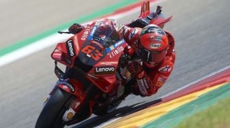 Francesco Bagnaia Klaim Pole MotoGP Aragon, Ducati Sapu Bersih Slot Baris Terdepan