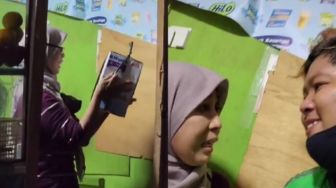 Terharu! Driver Ojol Giat Cari Orderan hingga Irit Makan Demi Belikan Blender Buat Ibunya