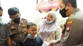 Video Aksinya Berusaha Gagalkan Penjambretan Viral,  Bocah Usia 10 Tahun Dapat Hadiah dari Kapolresta Barelang