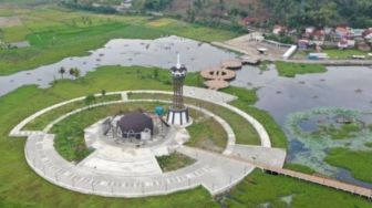 Didorong Jadi Destinasi Wisata Kelas Dunia, Penanganan Sampah di Situ Bagendit Garut Bakal Dioptimalkan