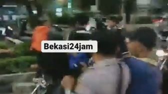 FC Bekasi City vs PSIM Yogyakarta Diwarnai Kericuhan, Antarsuporter saling Keroyok hingga ke Jalan Raya