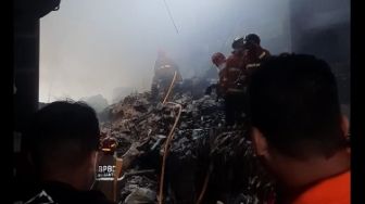 Gudang Pengengepul Kertas Bekas di Jalan Parangtritis Hangus Terbakar, Pemilik Rugi Miliaran Rupiah