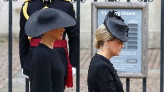 Terungkap Makna Perhiasan Mutiara dari Ratu Elizabeth yang Dipakai Kate Middleton Hingga Meghan Markle