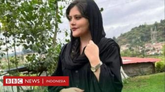 Perempuan Iran Tewas Setelah Ditangkap Polisi karena Langgar Aturan Hijab