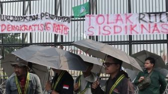 Asosiasi Perguruan Tinggi Swasta Indonesia Sulawesi Selatan Unjuk Rasa Tolak RUU Sisdiknas di Jakarta