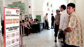 Sidang Pelanggaran HAM Berat Paniai di Pengadilan Negeri Makassar Dikawal Ketat Anggota TNI dan Polisi