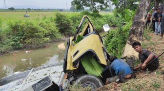 Sebegini Parah Kecelakaan Truk Tabrak Pohon di Tuban, Sopirnya Tergencet