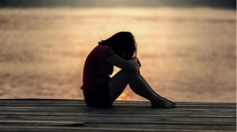 Sedang Merasa Sedih? Ini 5 Tips Menghadapi Kenyataan Pahit dan Ketidakpastian