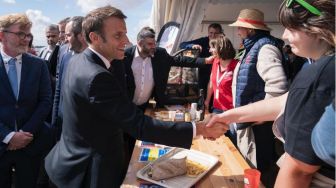 Emmanuel Macron Anggap Sinis Rencana Rusia tentang Referendum Ukraina Timur