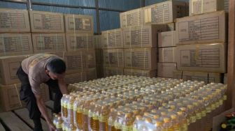 1.000 Paket Bantuan Kapolri Disalurkan di Sulawesi Barat