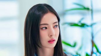 Jadi Lawan Main Choi Siwon, Intip 9 Pesona Lee Da Hee di Drama Love is for Suckers