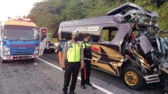 5 Orang Tewas dalam Kecelakaan Minibus dan Truk di Tol Semarang-Solo, Polisi Lakukan Penyelidikan