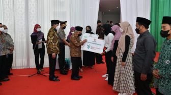 Serahkan Bantuan Santripreneur di Semarang, Wapres: Santri Harus Beri Manfaat pada Masyarakat