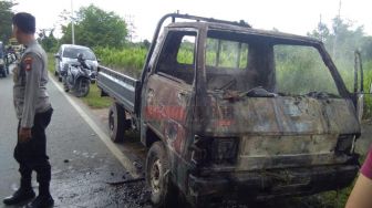 Diduga Korsleting, Satu Mobil Pikap Hangus Terbakar di Kubu Raya, Sopir Panik Langsung Keluar