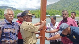 Dishut Papua Bangun Trekking Wisata Alam di Kampung Bukisi
