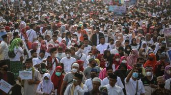 Ribuan Warga Tangerang Ikut Gerak Jalan Sarungan